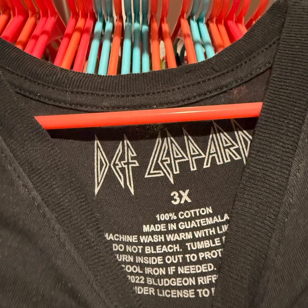 Def Leppard Top - Picture 2 of 2